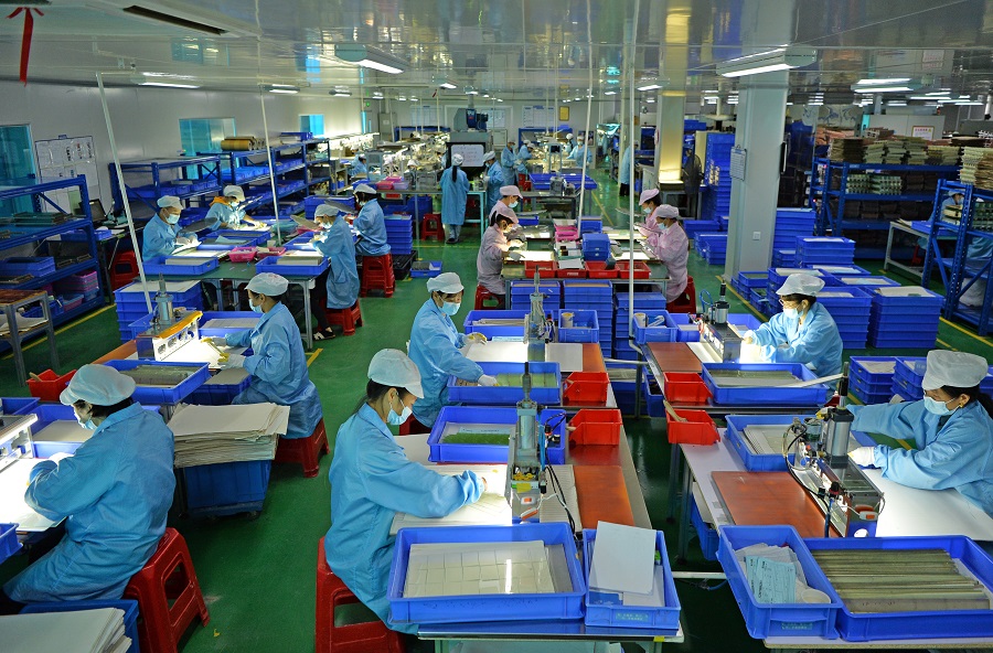 产品出国门 企业生产忙 技术开发新